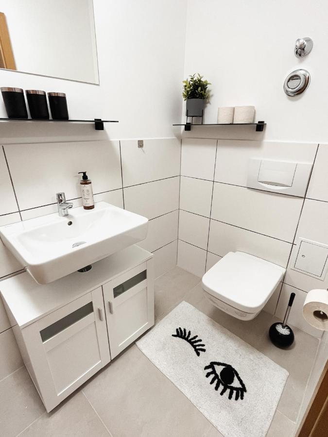 Bohnapartments Elisa - Wohlfuehlapartment Mit 2 Gratis Parkplaetzen Und 3 Schlafzimmern - Wlan - Vollausstattung إرفورت المظهر الخارجي الصورة